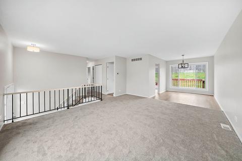 1588 Brookside Dr, Hoffman Estates, IL 60169 photo 3