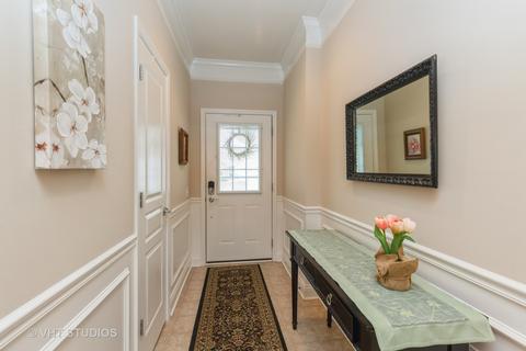 841 Butterfly Field Dr, Elgin, IL 60124 photo 2