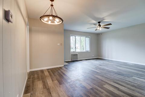 601 Bridget Pl, Wheeling, IL 60090 photo 2
