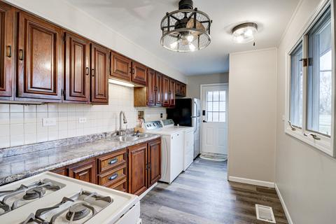 601 Bridget Pl, Wheeling, IL 60090 photo 7