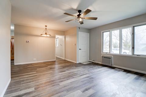 601 Bridget Pl, Wheeling, IL 60090 photo 5