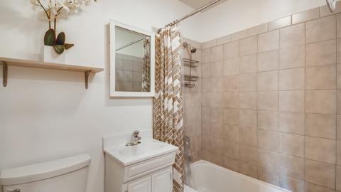 585 Marshall Dr, Des Plaines, IL 60016 photo 18