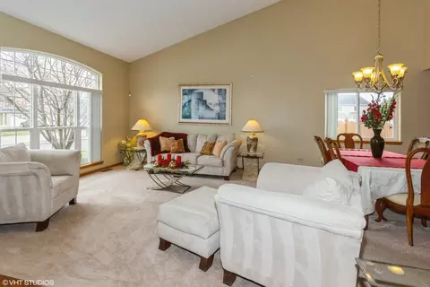 2513 Red Oak Dr, Plainfield, IL 60586 photo 2