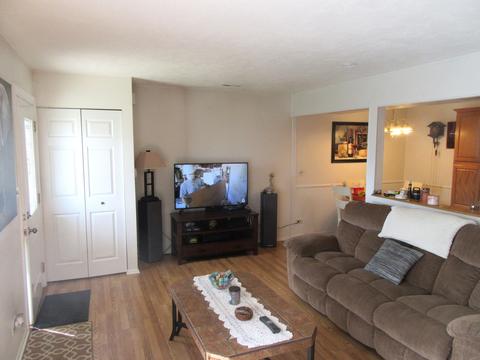 195 Elizabeth Ct #B, Bartlett, IL 60103 photo 6