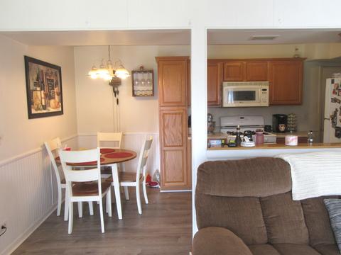 195 Elizabeth Ct #B, Bartlett, IL 60103 photo 5