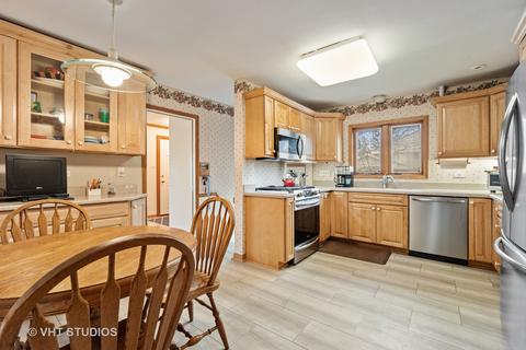 2235 Silverpine Dr, Glenview, IL 60025 photo 5