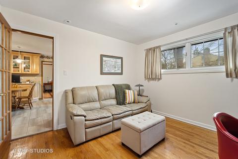 2235 Silverpine Dr, Glenview, IL 60025 photo 9