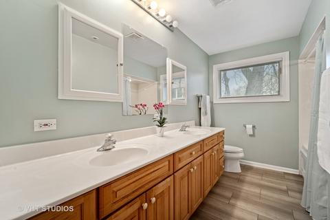 2235 Silverpine Dr, Glenview, IL 60025 photo 7