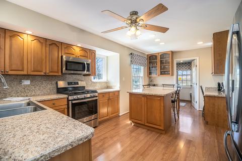 1392 Iris Ave, Carol Stream, IL 60188 photo 18