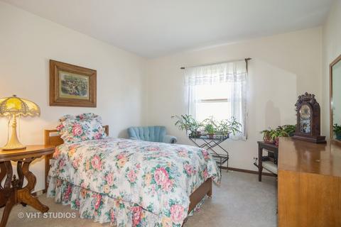 1068 Pear Tree Ln, Wheeling, IL 60090 photo 10