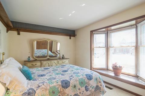 1068 Pear Tree Ln, Wheeling, IL 60090 photo 9