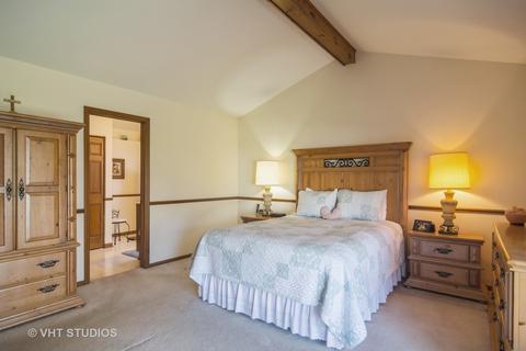 1068 Pear Tree Ln, Wheeling, IL 60090 photo 7