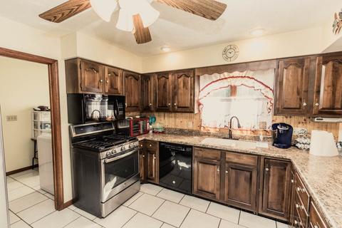100 Colchester Dr, Normal, IL 61761 photo 15