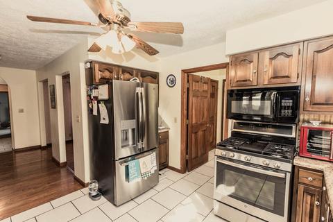 100 Colchester Dr, Normal, IL 61761 photo 16