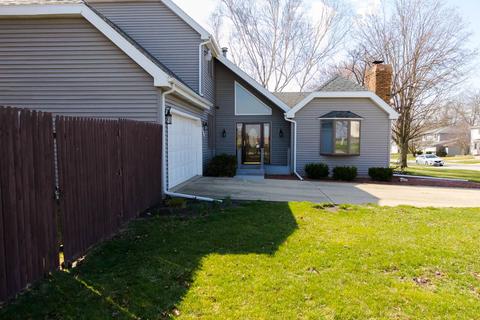100 Colchester Dr, Normal, IL 61761 photo 3