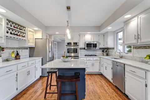 220 Hill Rd, Willowbrook, IL 60527 photo 9