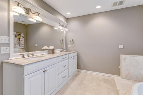 220 Hill Rd, Willowbrook, IL 60527 photo 18