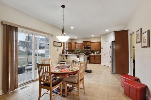 5009 Longfield Rd, Bloomington, IL 61705 photo 7