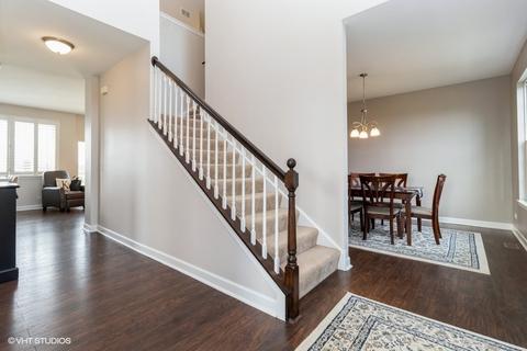 25203 Pavilion Pl, Plainfield, IL 60585 photo 2