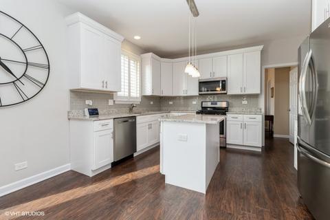 25203 Pavilion Pl, Plainfield, IL 60585 photo 4