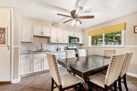 1537 S Spencer Ave, Berkeley, IL 60163 photo 2