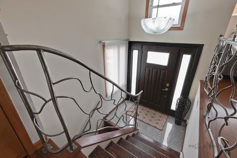 526 Commanche Trl, Wheeling, IL 60090 photo 3