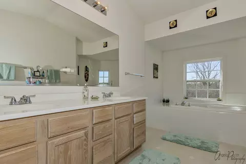 8008 Honeysuckle Ct, Fox Lake, IL 60020 photo 21