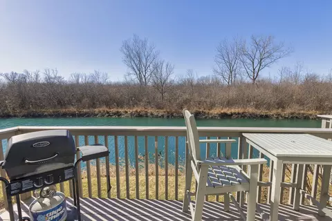 8008 Honeysuckle Ct, Fox Lake, IL 60020 photo 3