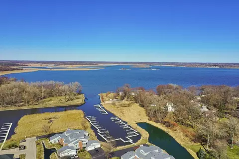 8008 Honeysuckle Ct, Fox Lake, IL 60020 photo 31