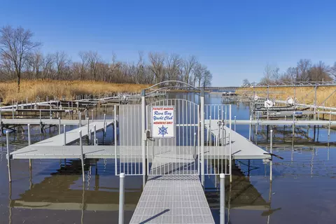 8008 Honeysuckle Ct, Fox Lake, IL 60020 photo 28