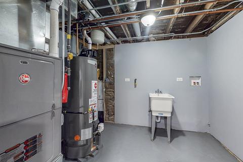 7704 S Champlain Ave, Chicago, IL 60619 photo 33