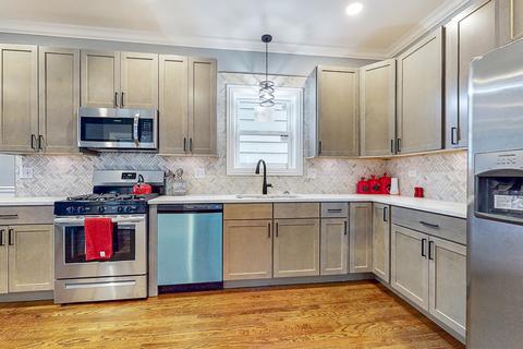 7704 S Champlain Ave, Chicago, IL 60619 photo 9
