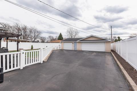 7911 W 74th Pl, Bridgeview, IL 60455 photo 3