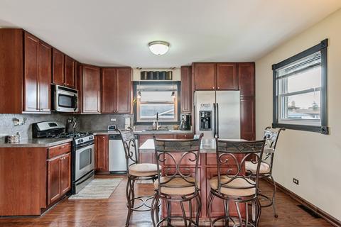 7911 W 74th Pl, Bridgeview, IL 60455 photo 10