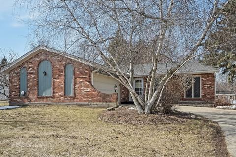 632 Maple St, Marengo, IL 60152 photo 1