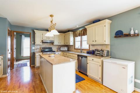 1030 Willoby Ln, Elgin, IL 60120 photo 7