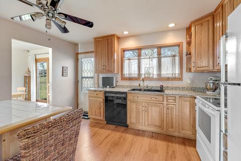 1317 Hillside Ln, Mchenry, IL 60051 photo 8