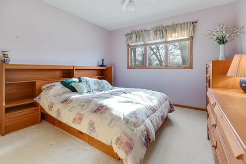 1317 Hillside Ln, Mchenry, IL 60051 photo 11