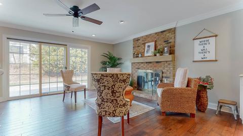 977 W Bauer Rd, Naperville, IL 60563 photo 9