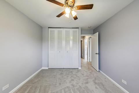 1634 Blackhawk Trl, Wheeling, IL 60090 photo 14