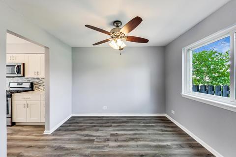1634 Blackhawk Trl, Wheeling, IL 60090 photo 5
