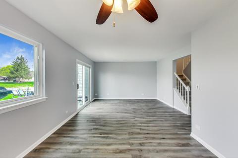 1634 Blackhawk Trl, Wheeling, IL 60090 photo 4