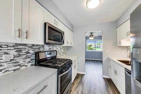 1634 Blackhawk Trl, Wheeling, IL 60090 photo 8