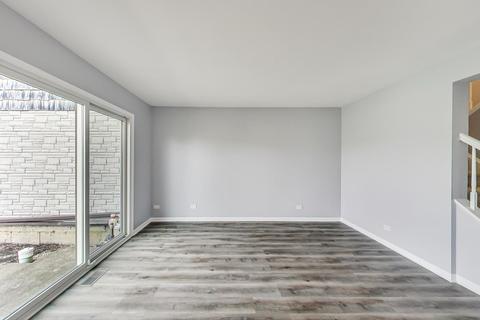 1634 Blackhawk Trl, Wheeling, IL 60090 photo 3