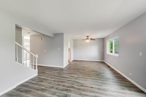 1634 Blackhawk Trl, Wheeling, IL 60090 photo 6