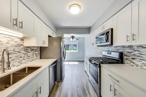 1634 Blackhawk Trl, Wheeling, IL 60090 photo 7