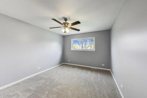 1634 Blackhawk Trl, Wheeling, IL 60090 photo 11