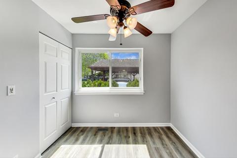 1634 Blackhawk Trl, Wheeling, IL 60090 photo 9
