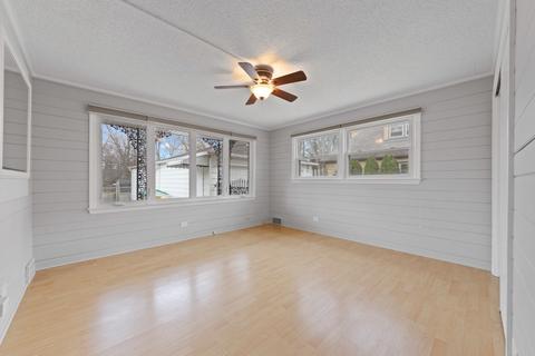 419 N Commonwealth Ave, Elgin, IL 60123 photo 10