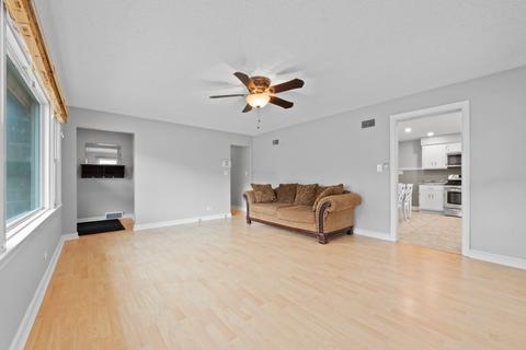 419 N Commonwealth Ave, Elgin, IL 60123 photo 6